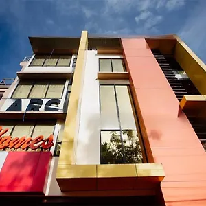 Arc Homes Powered By Cocotel Hotel